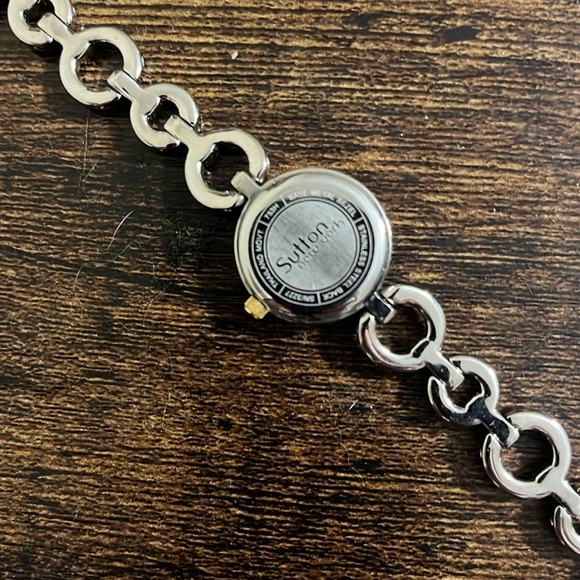 Sutton New York goldtone and silvertone watch 6” - Picture 4 of 7